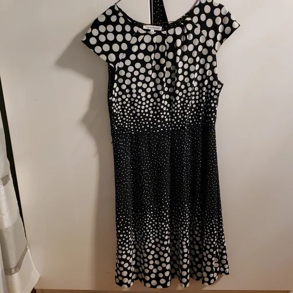 Dress - Picture 1 of 1